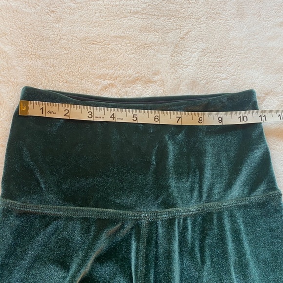 Beyond Yoga Velvet Velour Motion High Waisted Midi Legging 33531 - Picture 9 of 16